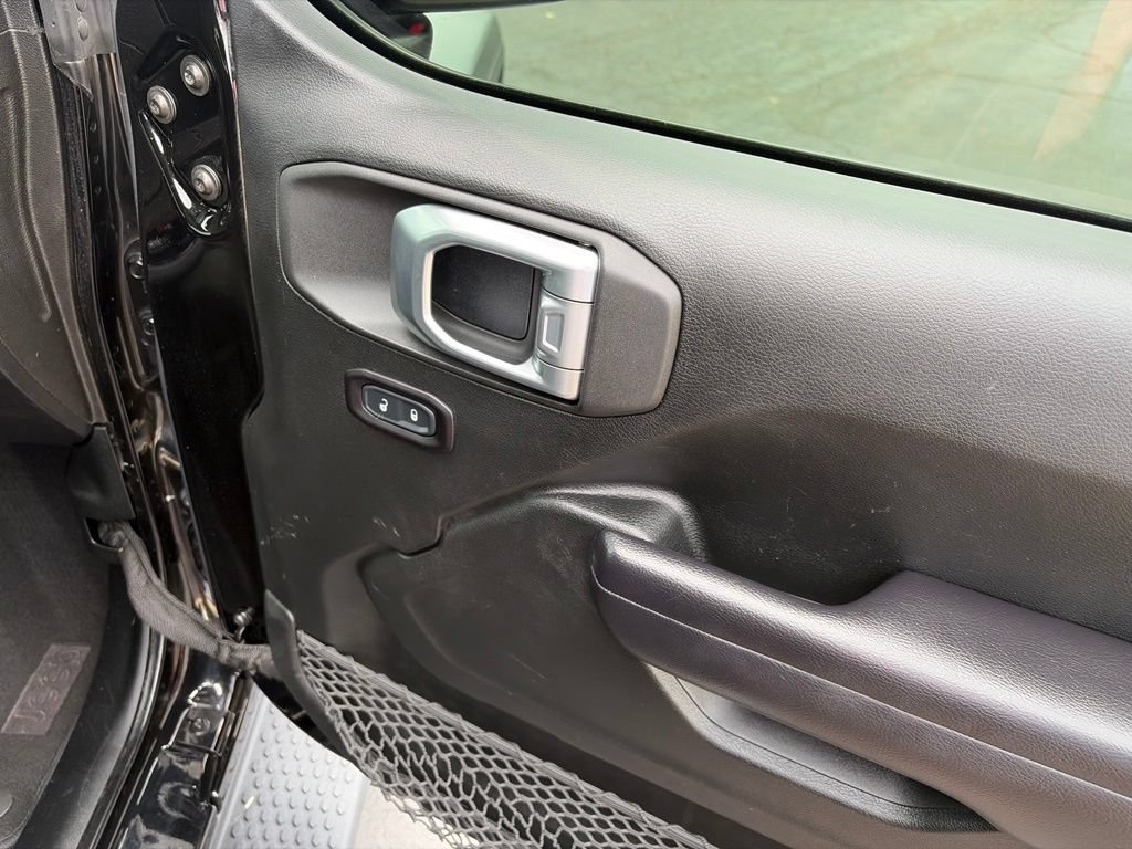 Certified 2018 Jeep Wrangler Sport AWD/4WD image 16