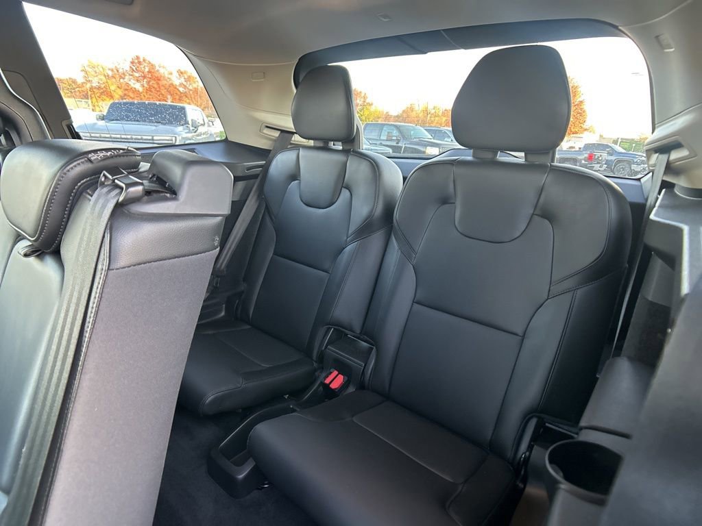 Used 2023 Volvo XC90 B5 Core AWD/4WD image 32