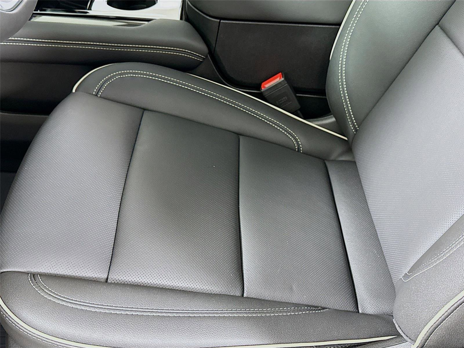 New 2026 GMC Yukon XL Elevation w/ LPO, Floor Liner Package image 15