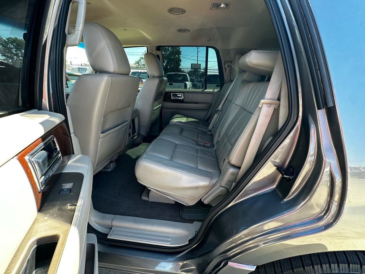 Used 2012 Lincoln Navigator 2WD image 59