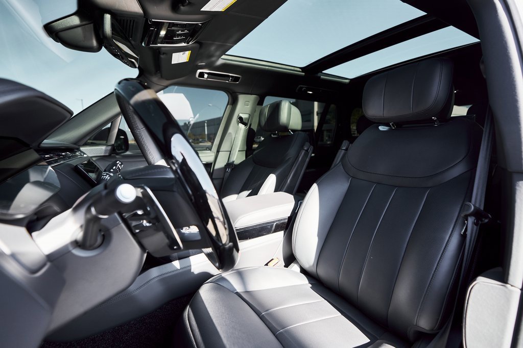 Used 2025 Land Rover Range Rover Long Wheelbase Autobiography image 42