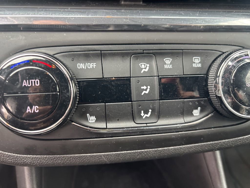 Used 2024 Buick Envista Preferred w/ Convenience I Package FWD image 10
