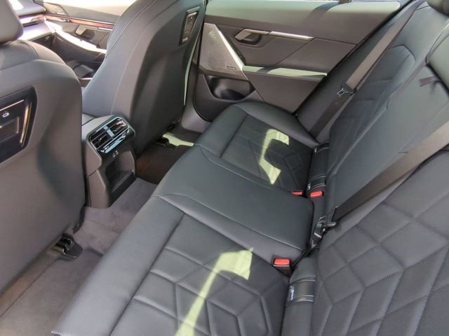 Used 2025 BMW i5 eDrive40i w/ Premium Package image 16