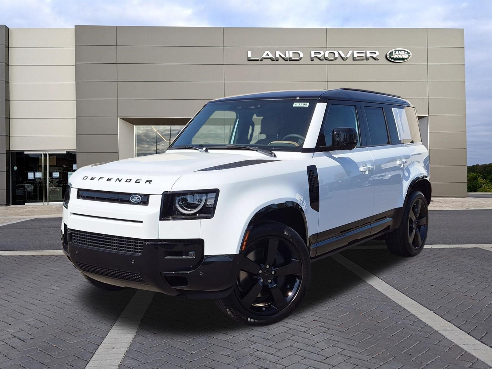 New 2026 Land Rover Defender 110 X-Dynamic SE