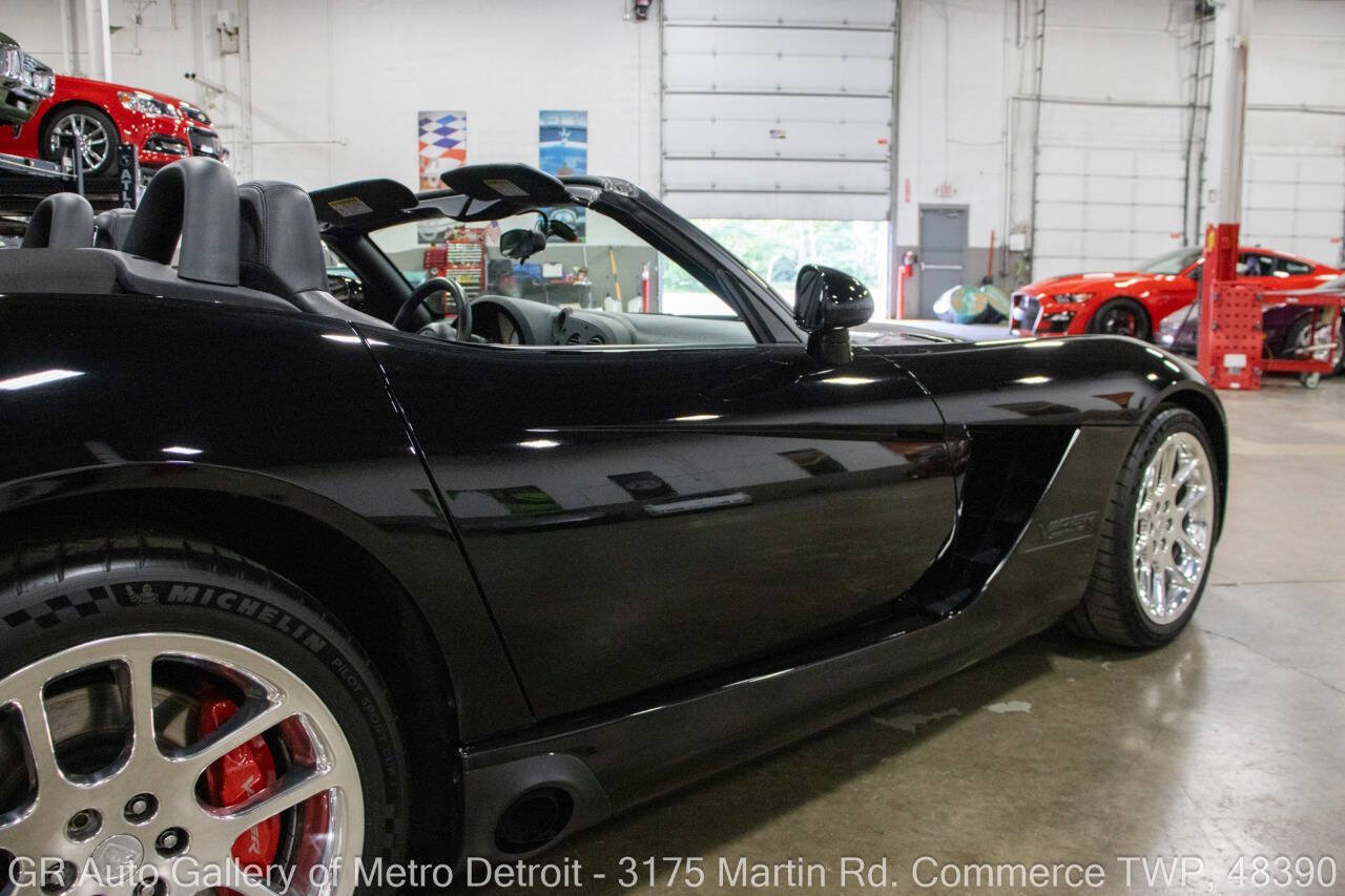 Used 2004 Dodge Viper SRT-10 RWD image 24