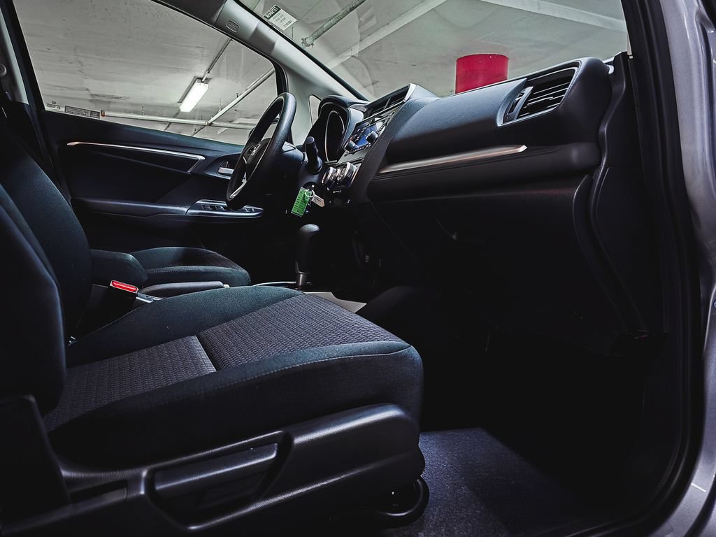 Used 2020 Honda Fit LX image 32