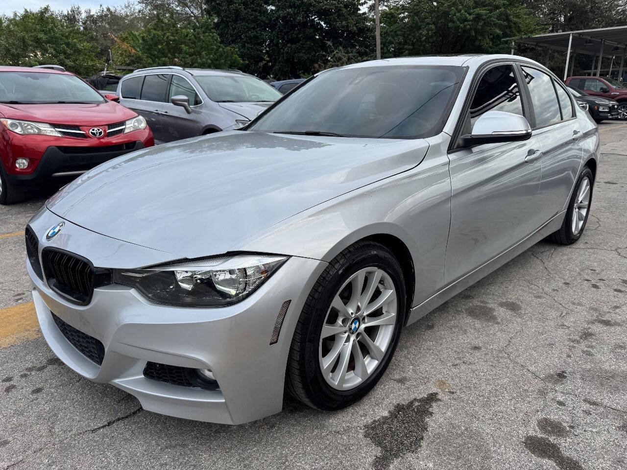 Used 2016 BMW 320i Sedan RWD image 1