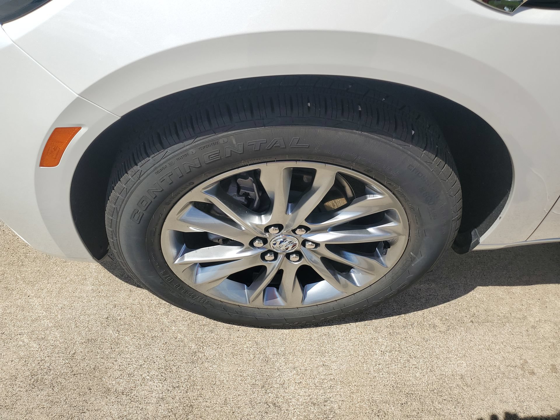 Used 2023 Buick Enclave Avenir w/ Avenir Technology Package AWD/4WD image 40