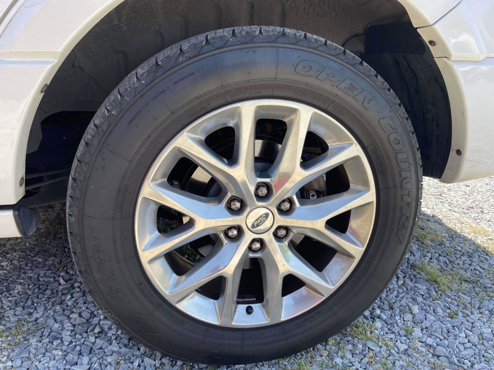 Used 2016 Ford Expedition Limited RWD image 6