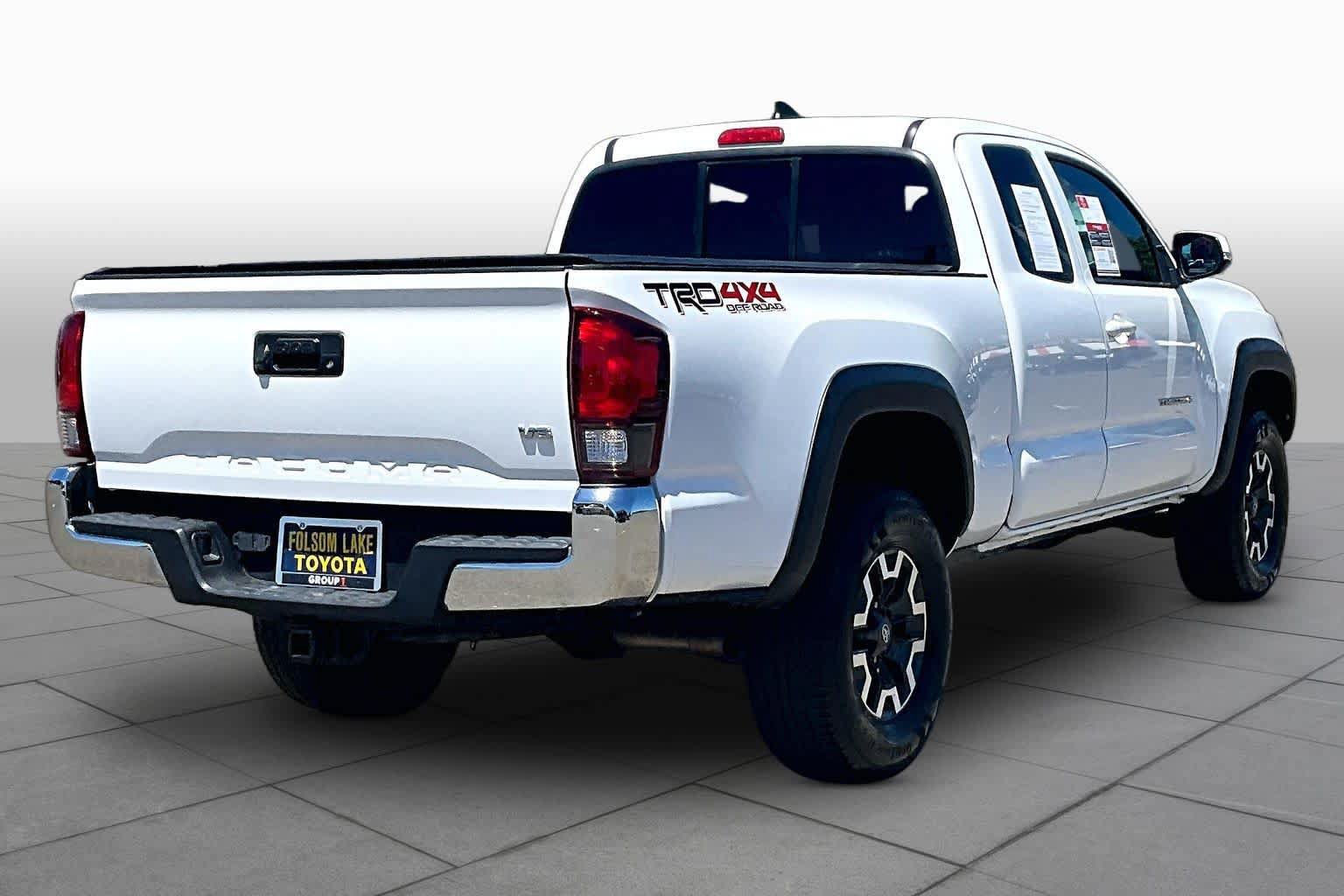 Certified 2019 Toyota Tacoma TRD Off-Road AWD/4WD image 12