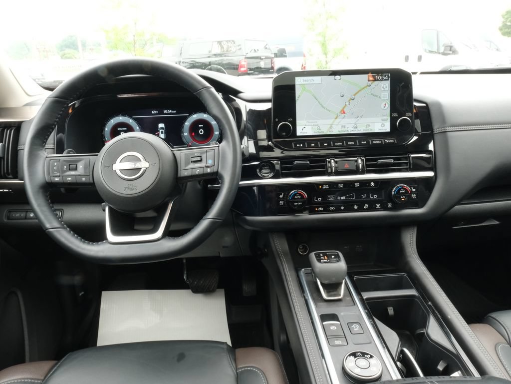 Used 2025 Nissan Pathfinder Platinum AWD/4WD image 30