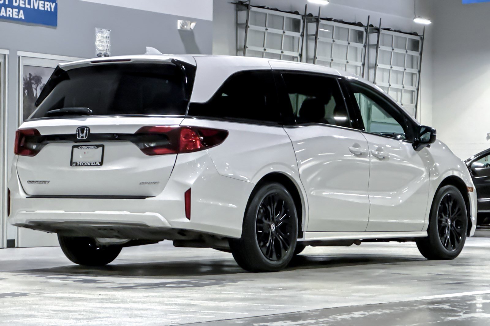 Used 2025 Honda Odyssey Sport-L image 8