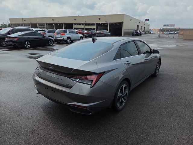 Certified 2022 Hyundai Elantra Limited FWD image 6