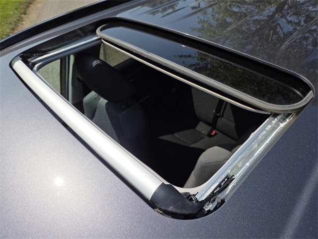 Used 2022 Toyota RAV4 XLE image 3
