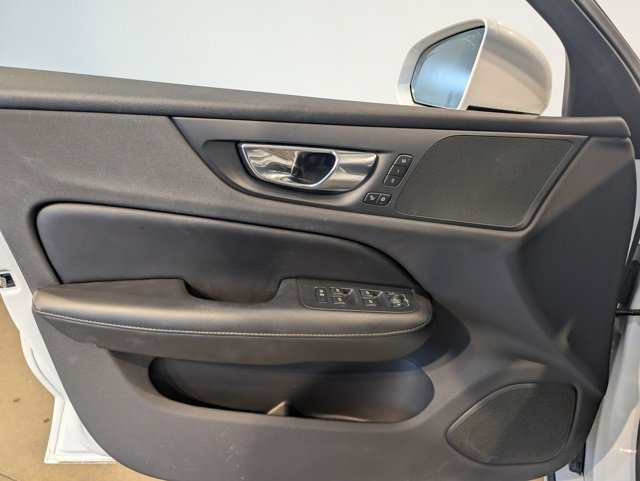 Used 2020 Volvo S60 T5 Momentum w/ Protection Package Premier image 11