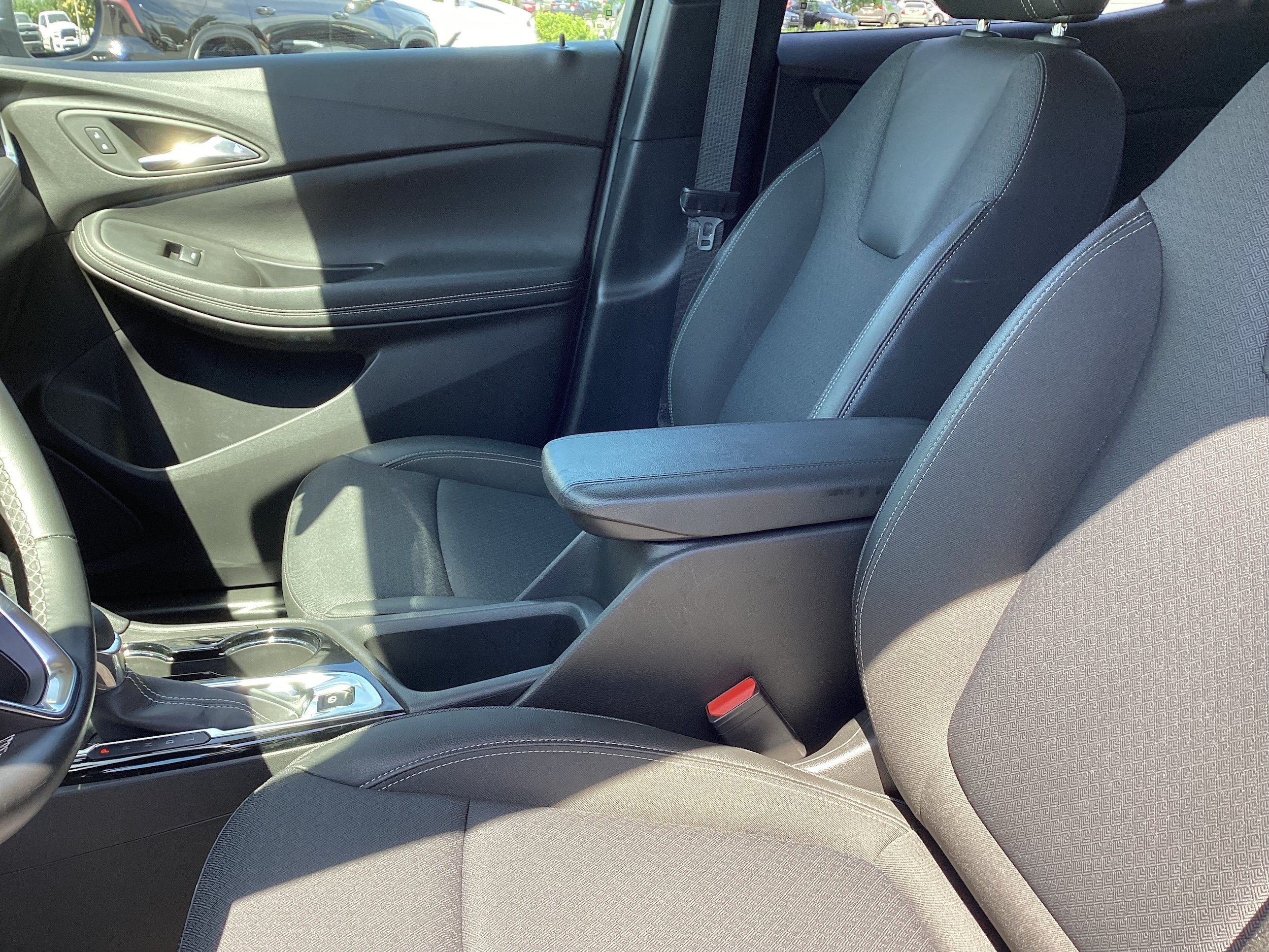 Used 2025 Buick Encore GX Preferred AWD/4WD image 12