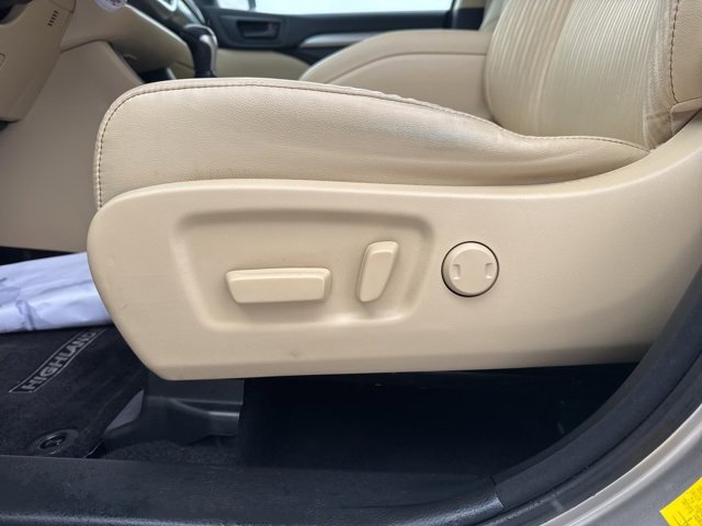 Used 2016 Toyota Highlander Plus image 15