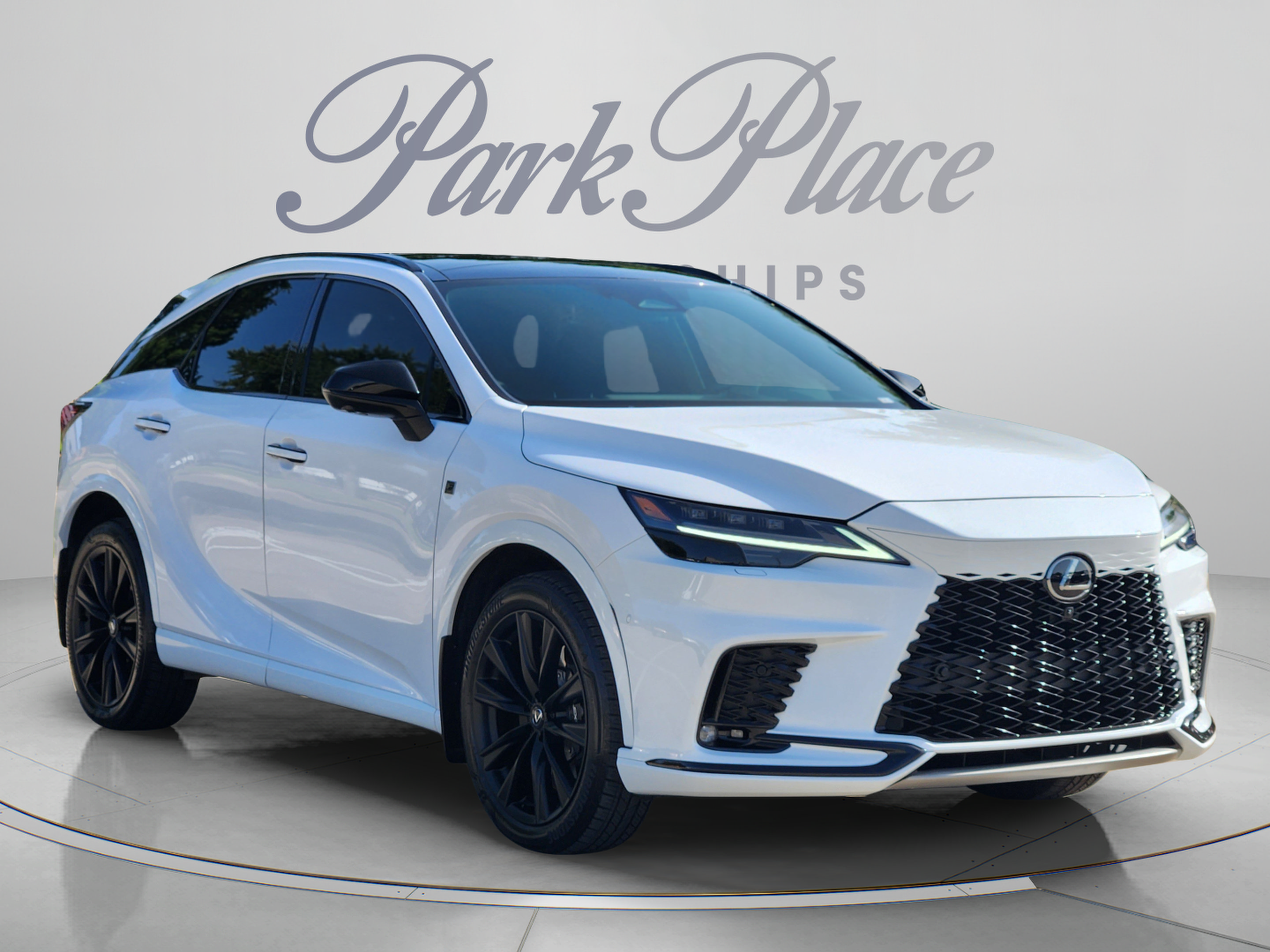 Used 2024 Lexus RX 500h F Sport w/ Convenience Package AWD/4WD image 4