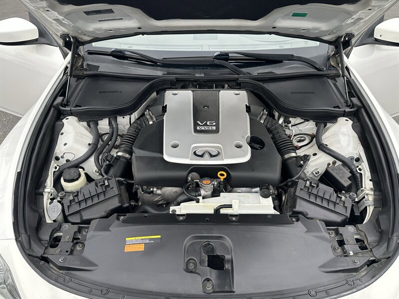Used 2014 INFINITI Q60 Convertible w/ Premium Package RWD image 26