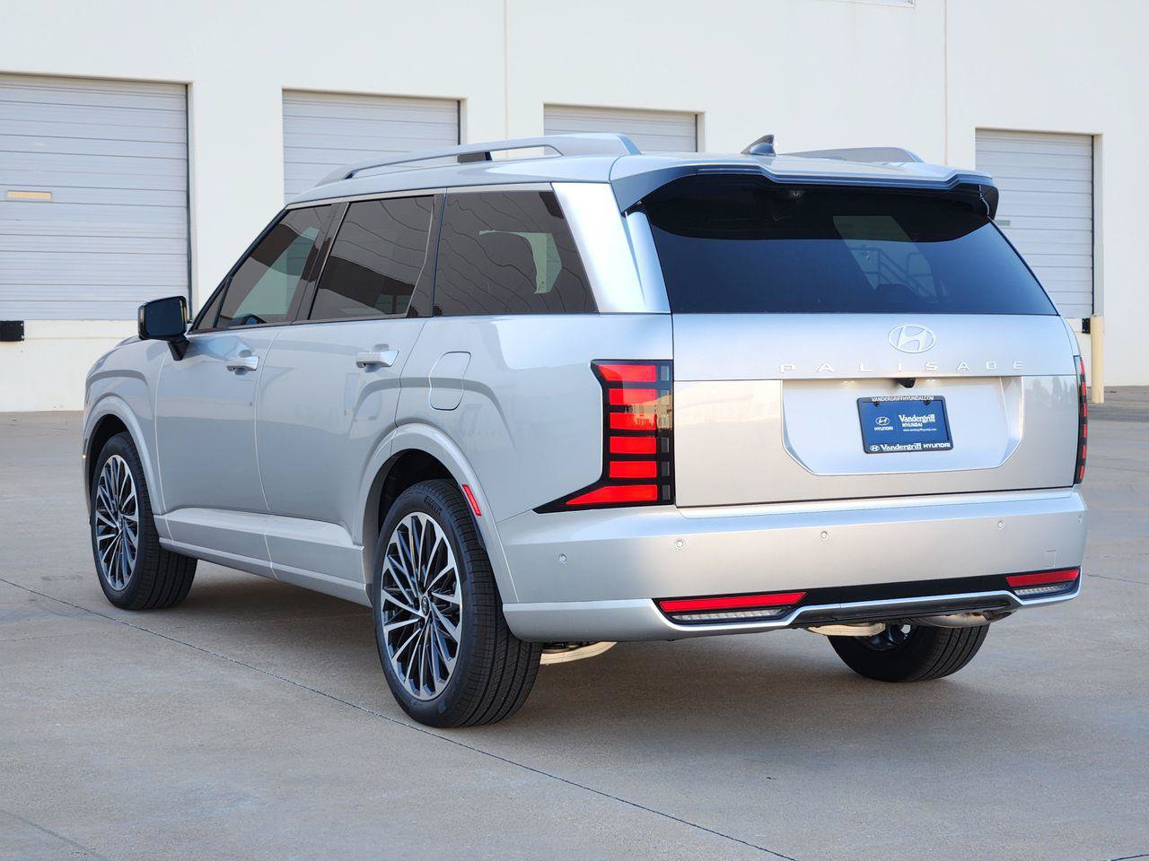 New 2026 Hyundai Palisade Calligraphy FWD image 3