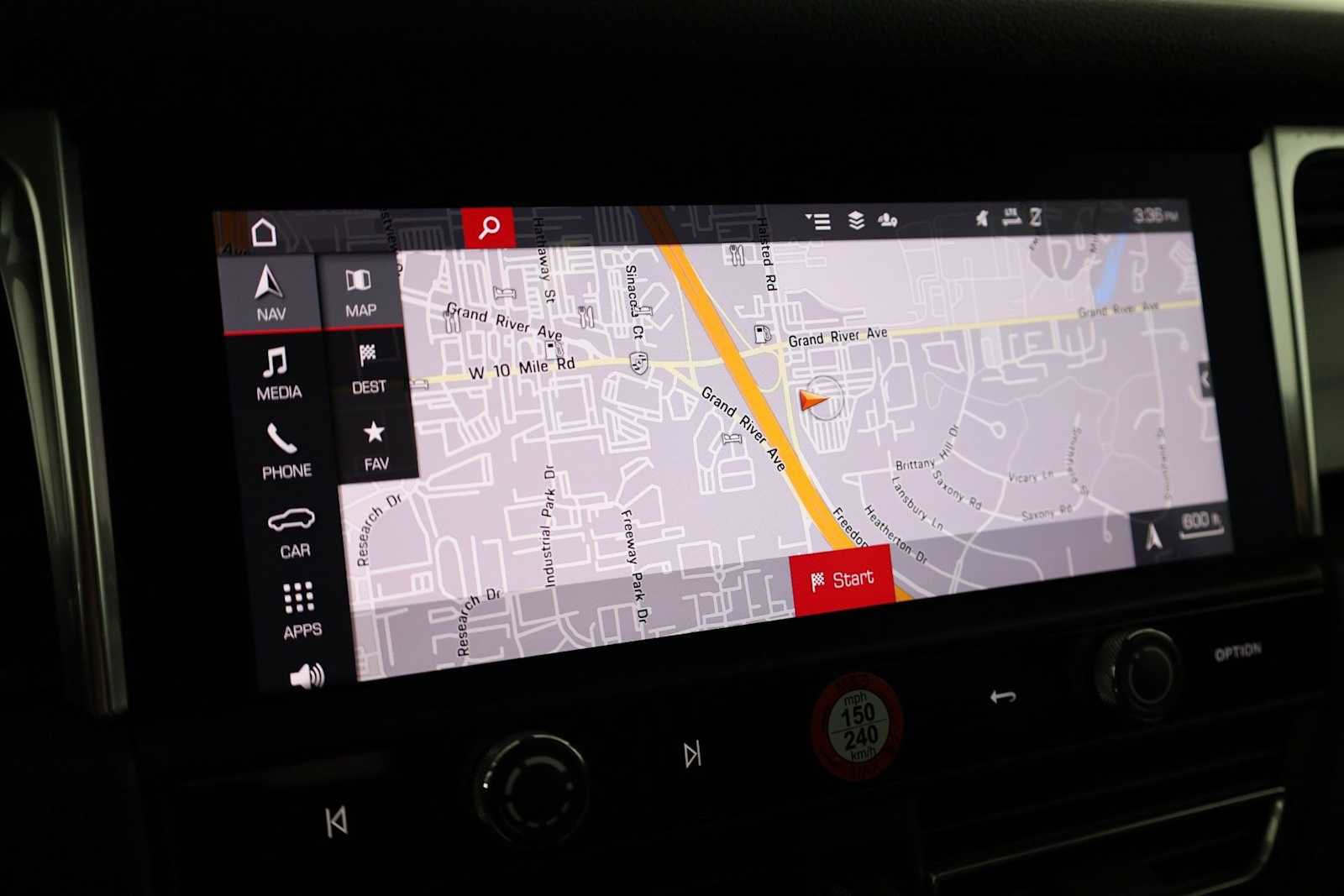 Certified 2025 Porsche Macan image 33