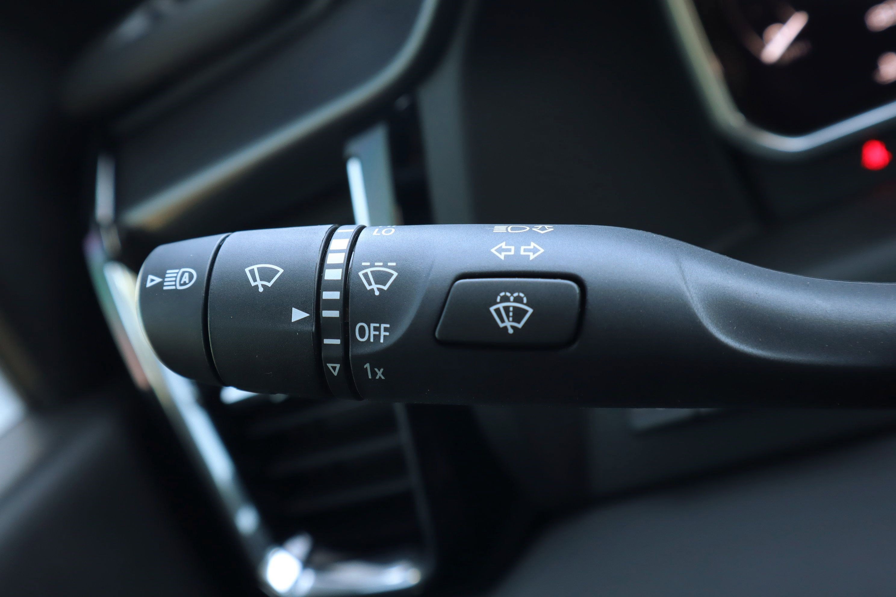 Used 2026 GMC Sierra 3500 Denali Ultimate w/ LPO, Black Badging Package image 22