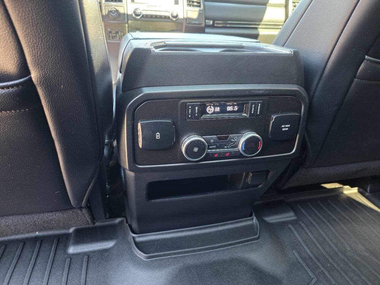 Used 2019 Ford Expedition Limited w/ Equipment Group 302A RWD image 13