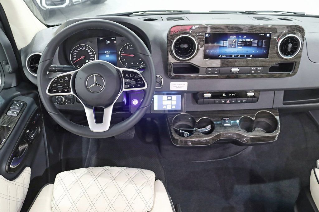 Used 2024 Mercedes-Benz Sprinter 3500 image 14