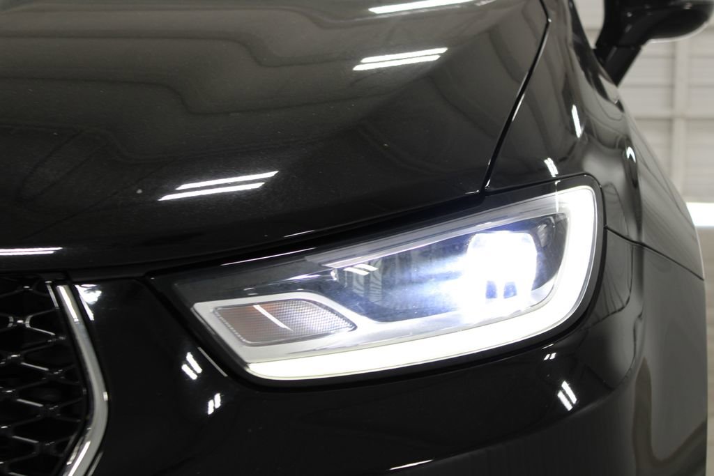 Used 2025 Chrysler Pacifica Select FWD image 13