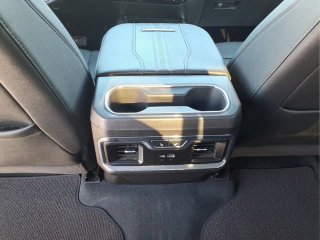 Used 2024 Chevrolet Silverado 3500 High Country w/ Technology Package AWD/4WD image 16
