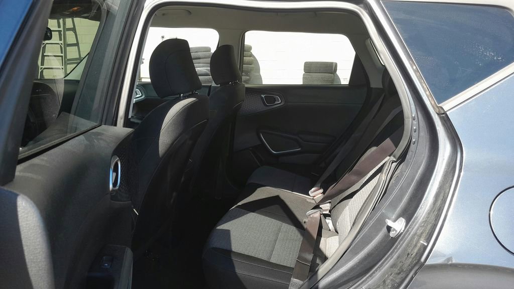Used 2020 Kia Soul S FWD image 30