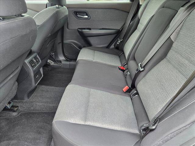 Used 2022 Nissan Rogue SV AWD/4WD image 16