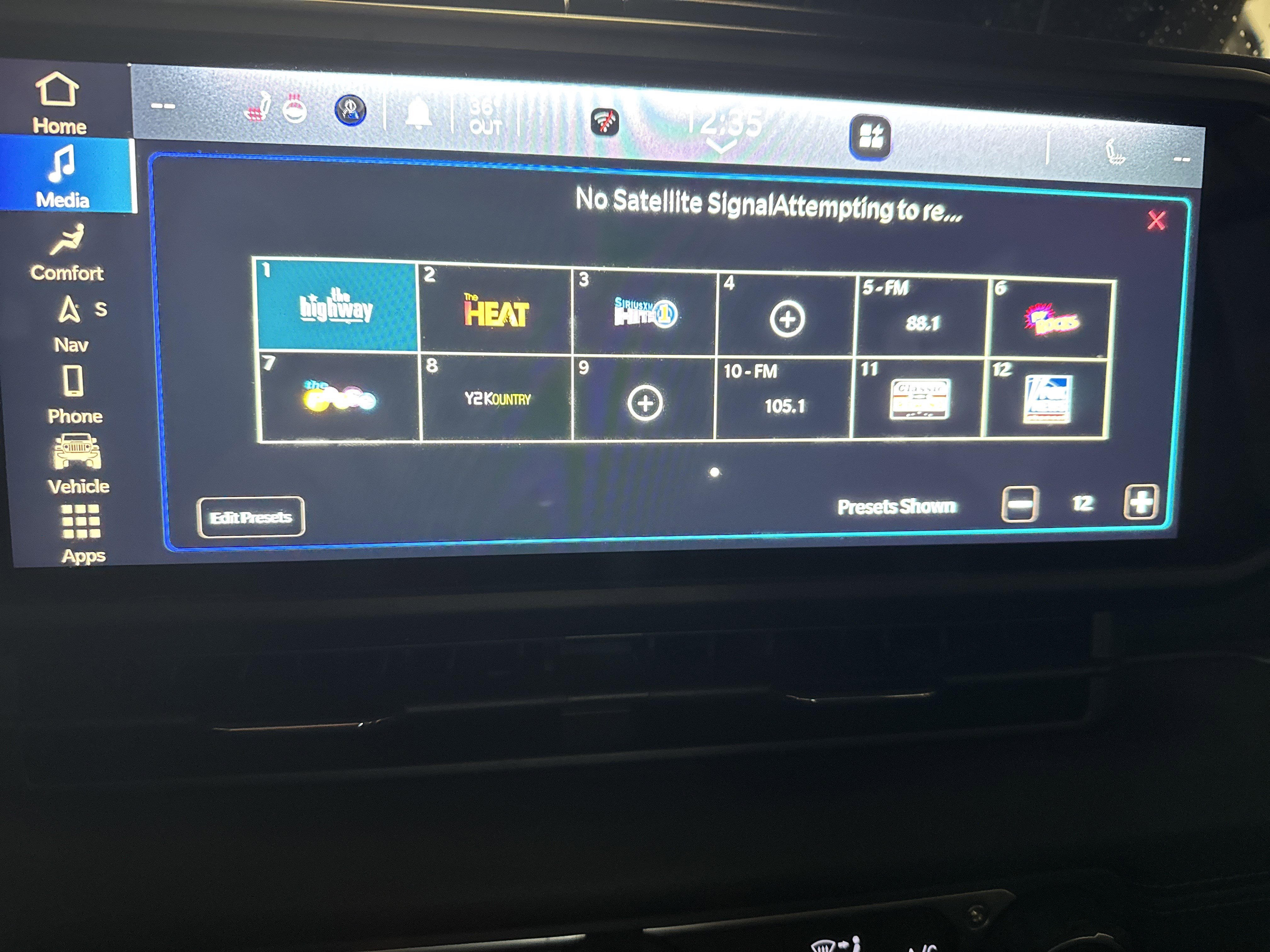 Used 2024 Jeep Wrangler Unlimited Rubicon w/ Technology Group image 25