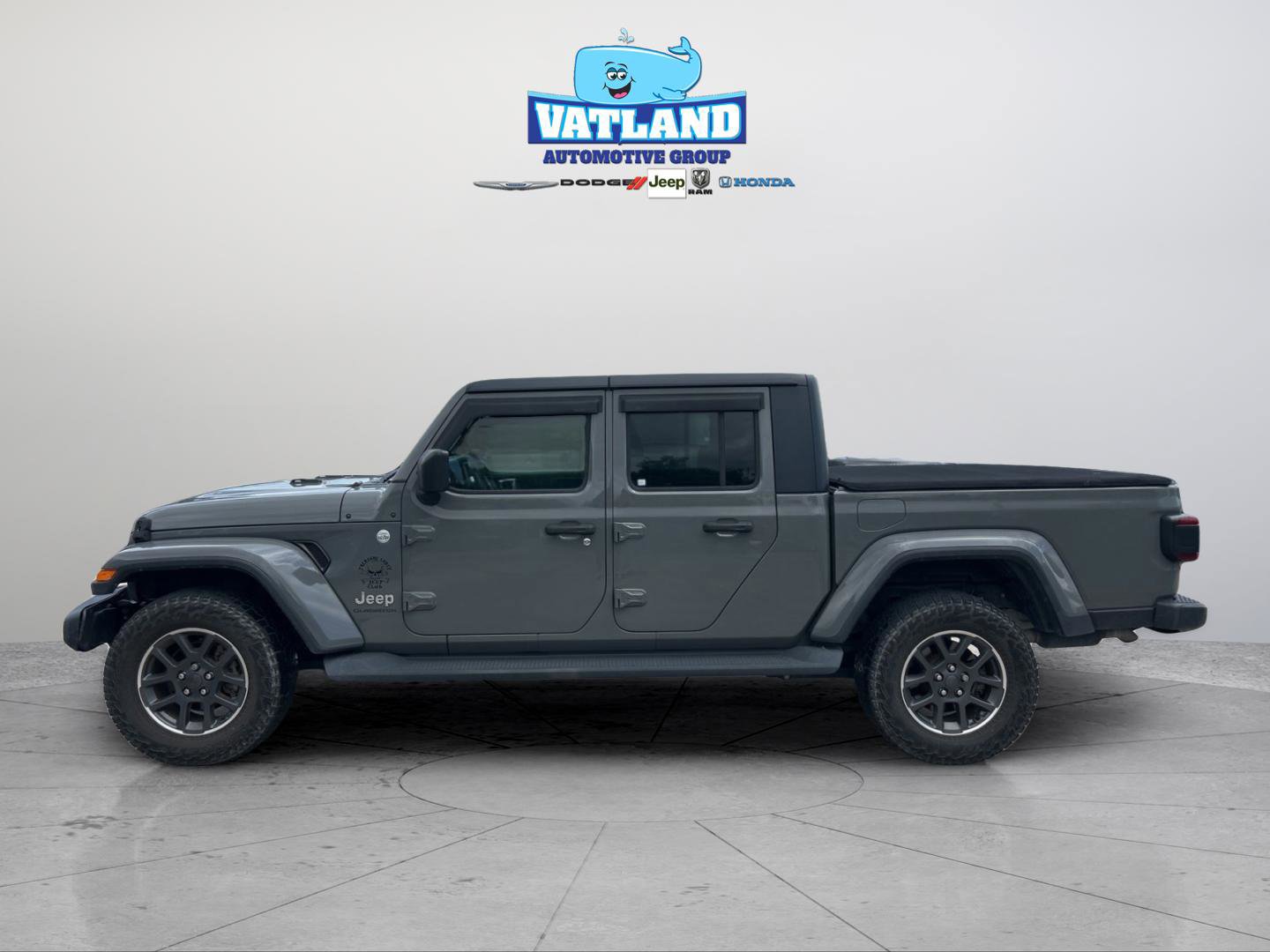 Certified 2020 Jeep Gladiator Overland w/ Popular Equipment Package AWD/4WD image 2