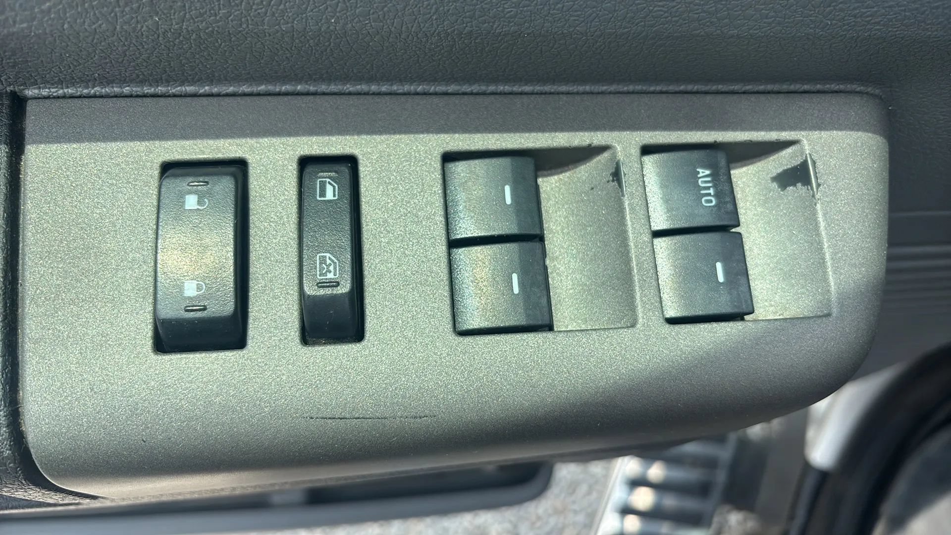 Used 2012 Ford F250 XLT w/ Advanced Security Group AWD/4WD image 19