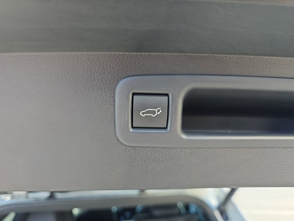 Used 2023 Toyota Highlander XSE image 5