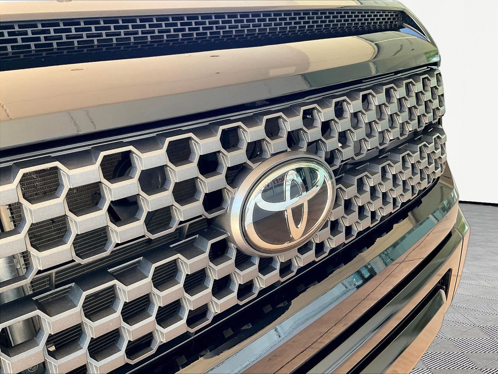 Used 2021 Toyota Tundra SR5 w/ TRD Sport Package AWD/4WD image 32