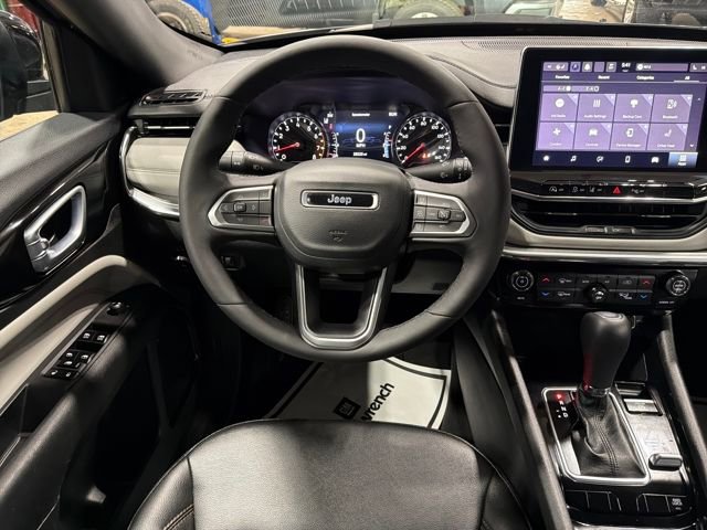 Used 2024 Jeep Compass Limited image 29