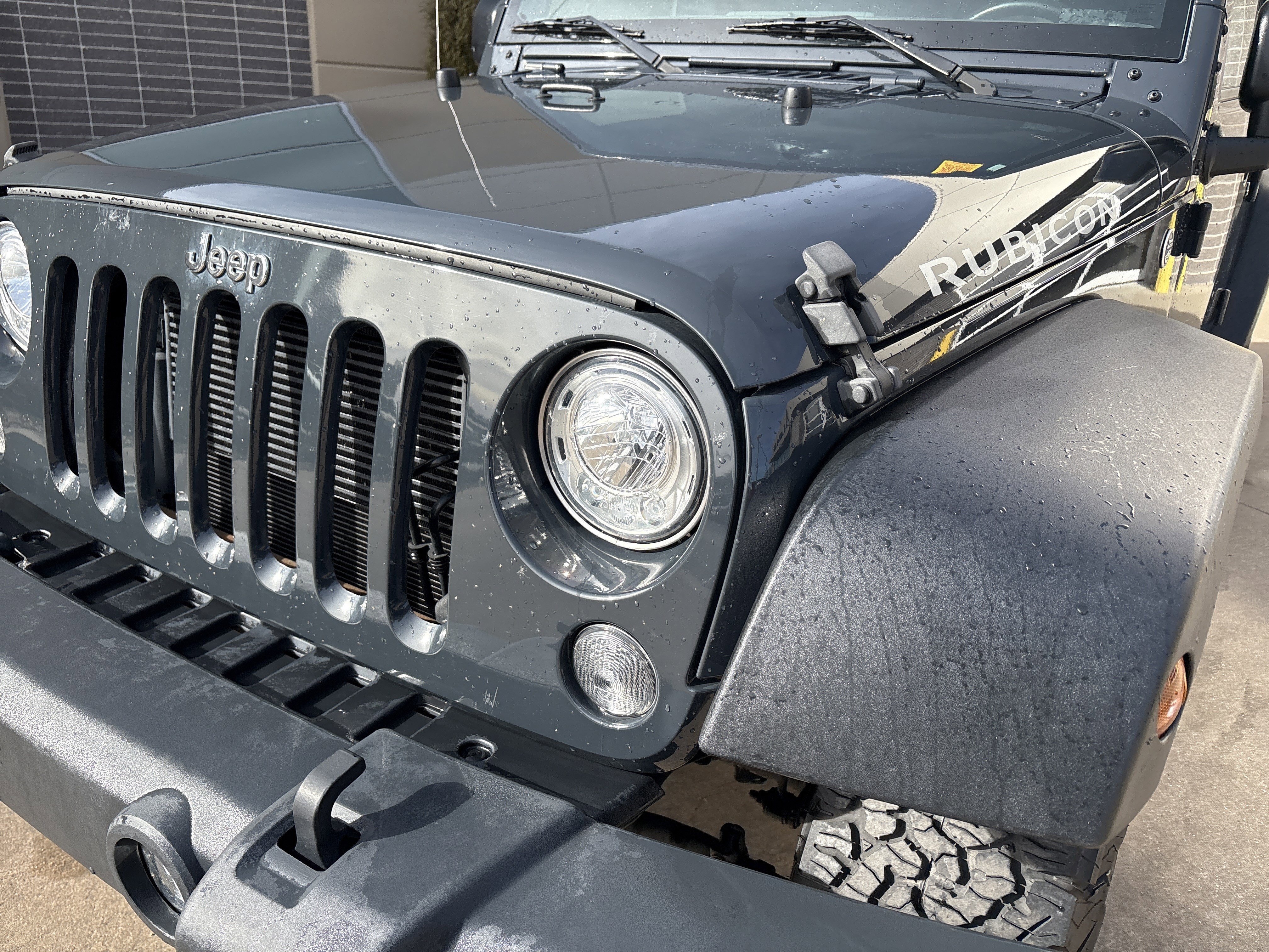 Used 2018 Jeep Wrangler Unlimited Rubicon w/ Cold Weather Group image 6