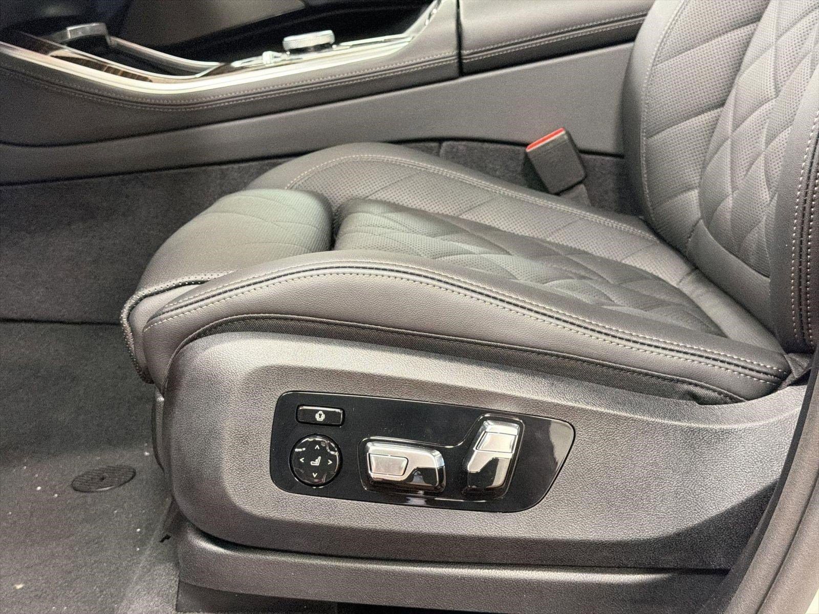 Used 2026 BMW X5 xDrive40i w/ Climate Comfort Package AWD/4WD image 14