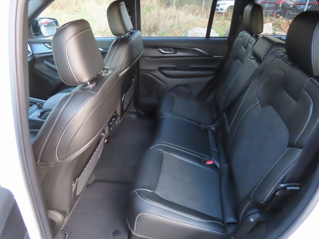 New 2025 Jeep Grand Cherokee Limited w/ Luxury Tech Group II image 22