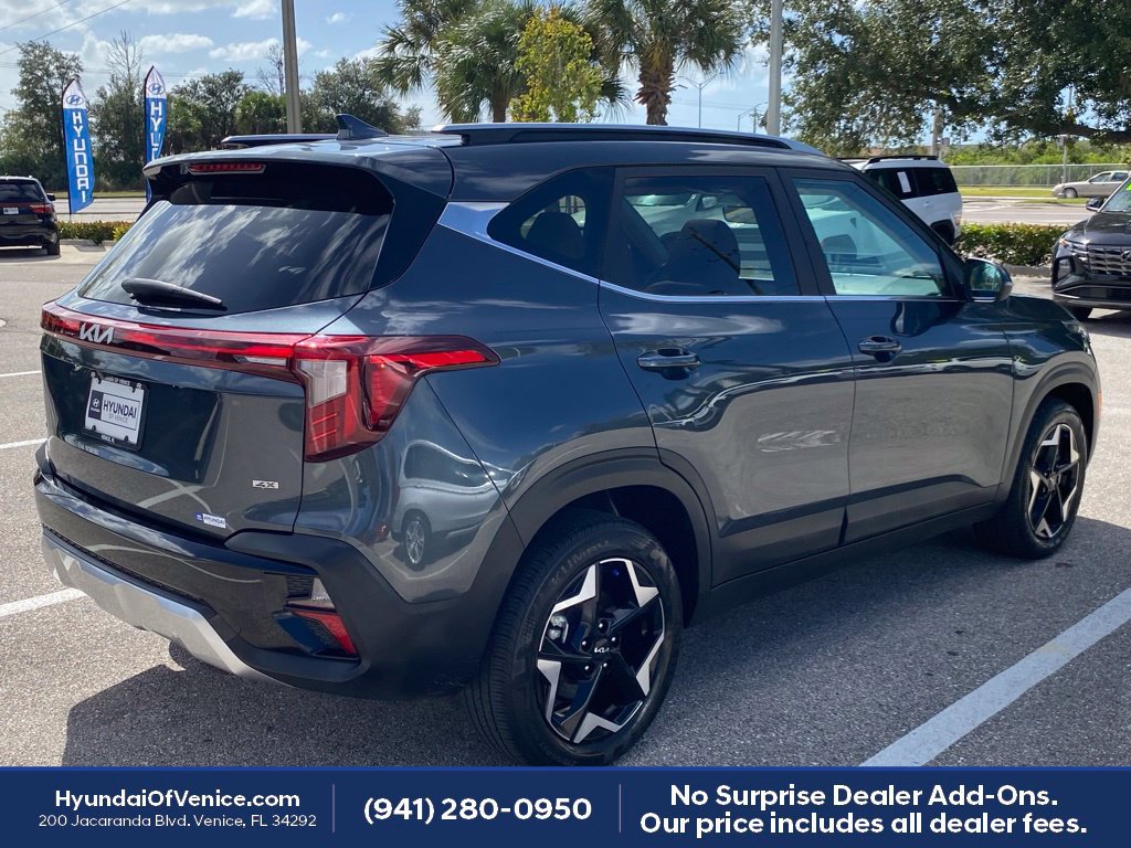 Used 2024 Kia Seltos EX AWD/4WD image 12