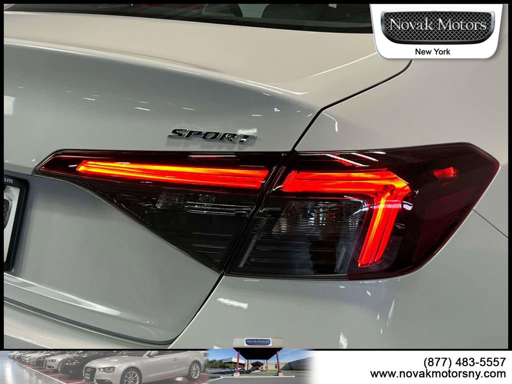Used 2025 Honda Civic Sport image 11