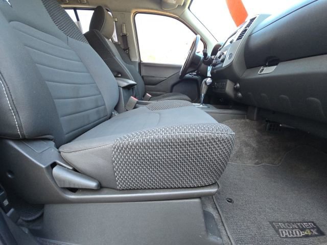 Used 2018 Nissan Frontier PRO-4X image 16