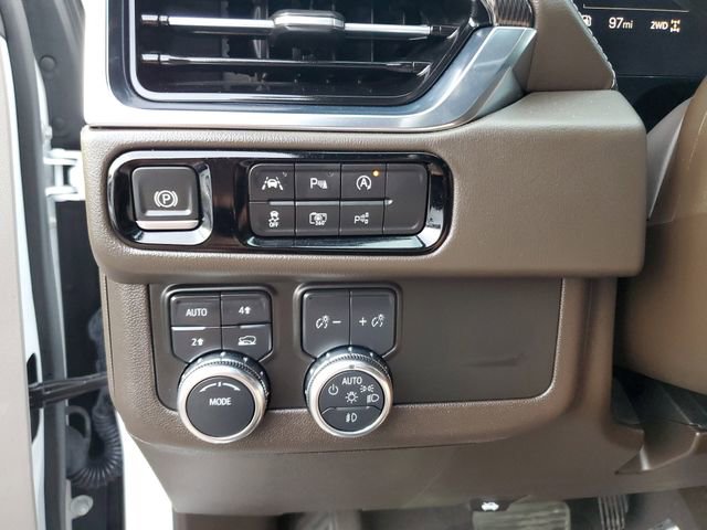 Used 2025 GMC Yukon XL Elevation image 28