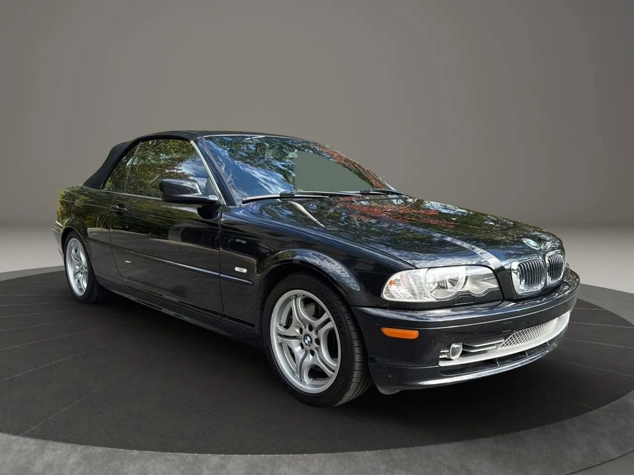Used 2003 BMW 330Ci Convertible image 3