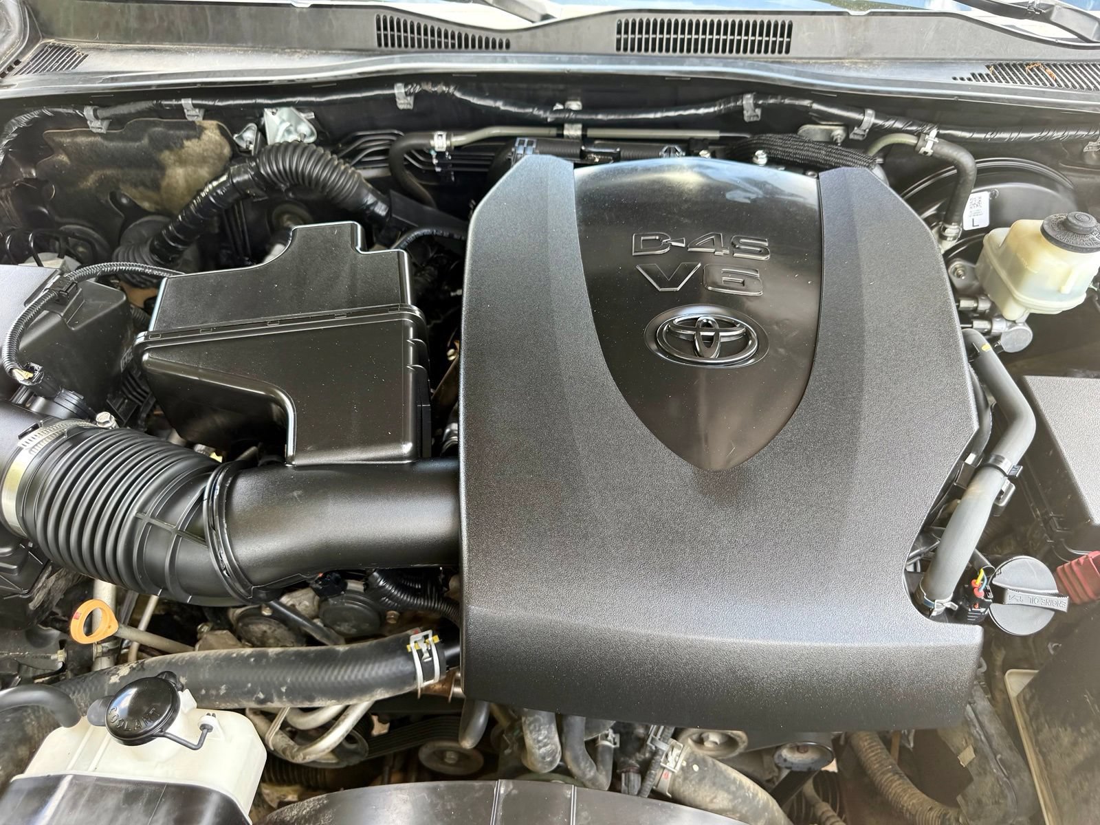 Used 2018 Toyota Tacoma SR5 AWD/4WD image 22
