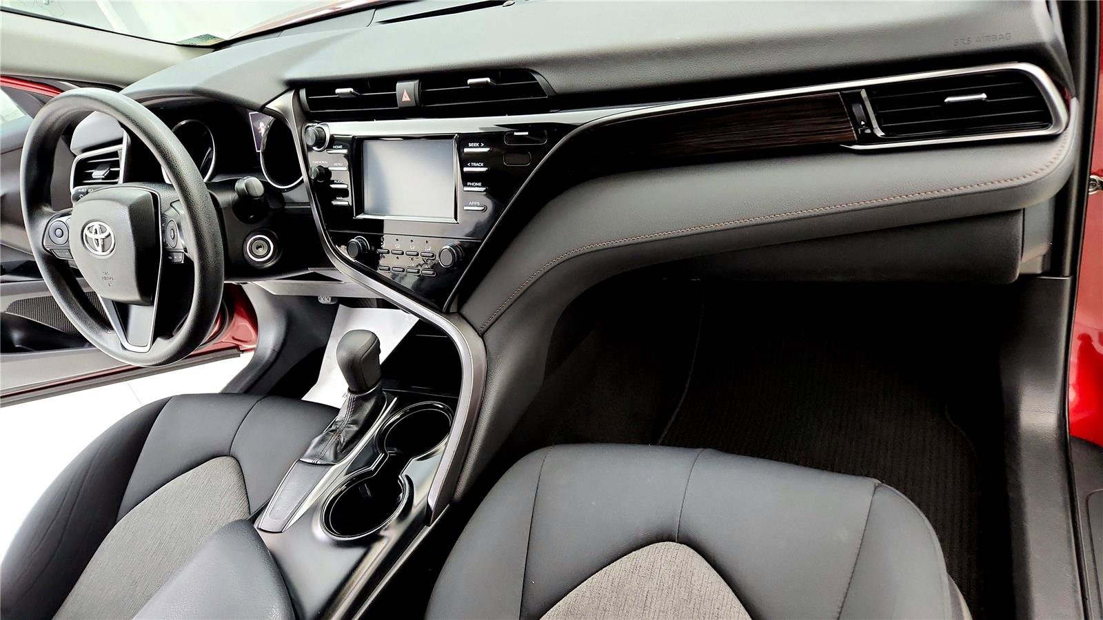 Used 2019 Toyota Camry LE w/ Carpet Mat Package image 16