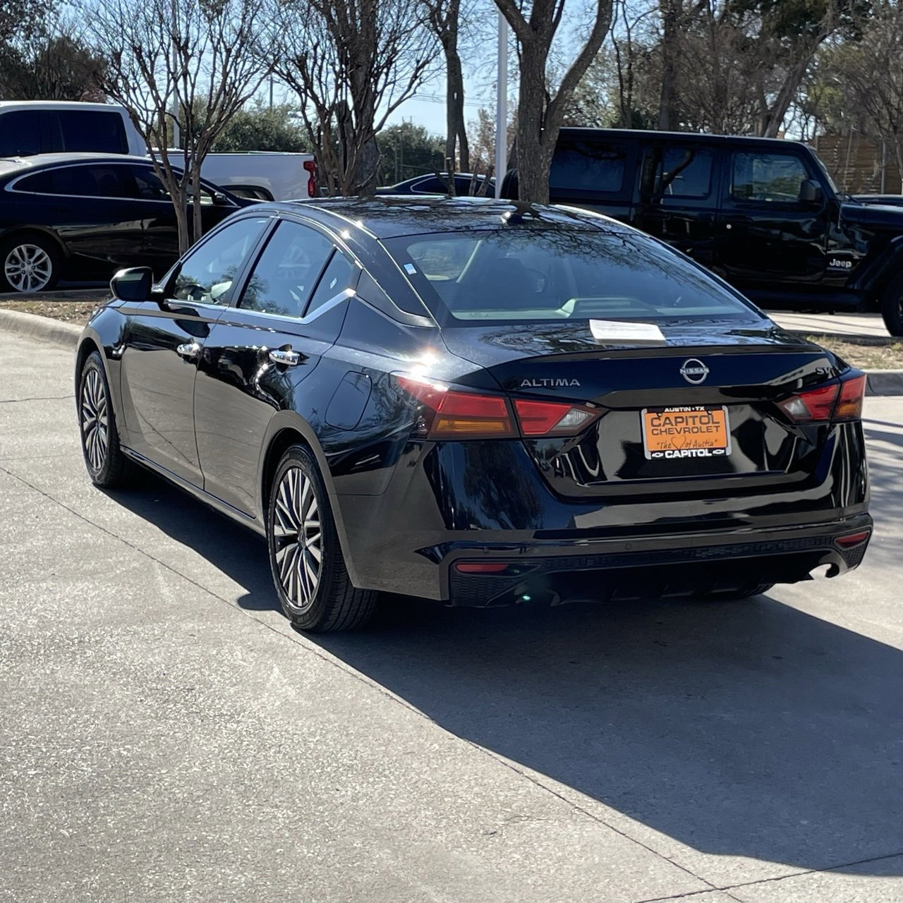 Used 2024 Nissan Altima 2.5 SV image 4