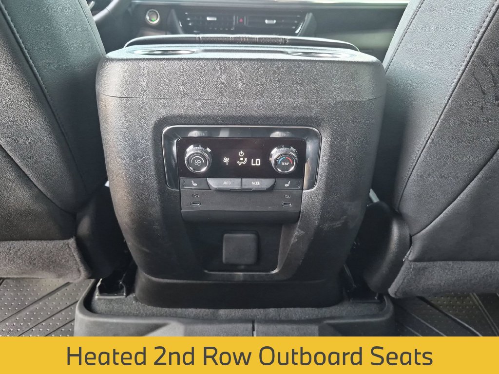 Used 2025 Chevrolet Suburban High Country AWD/4WD image 38